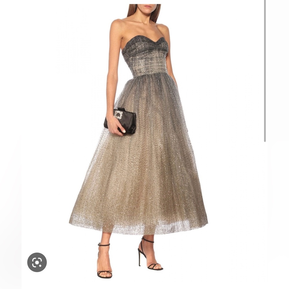 Stunning Monique Lhuillier Black and Gold gown, Fit to size 0